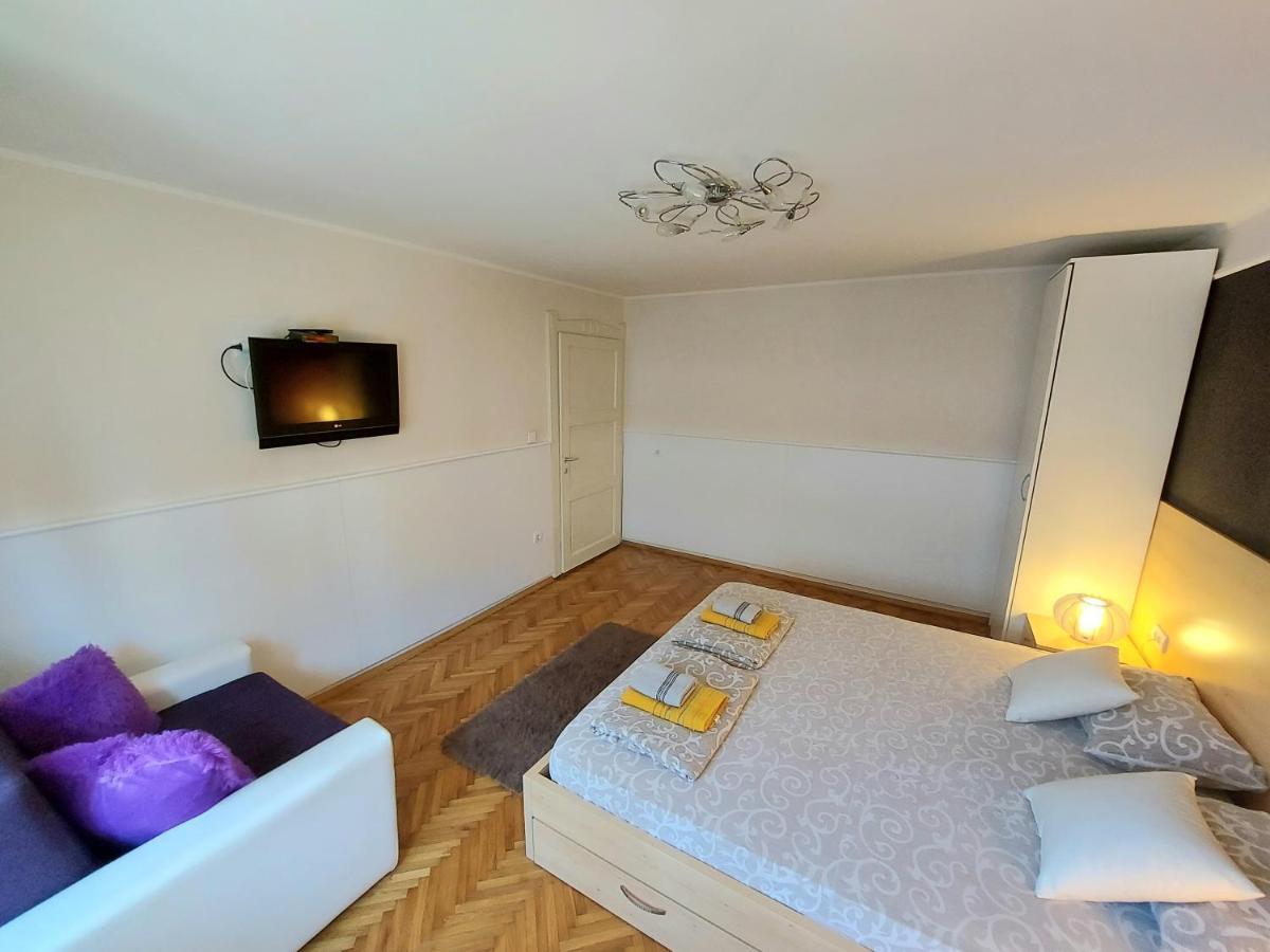 Central Apartment With Garage Újvidék Kültér fotó