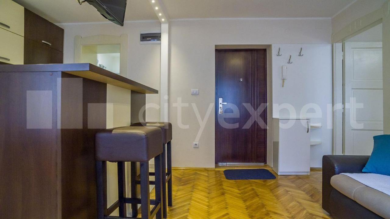 Central Apartment With Garage Újvidék Kültér fotó