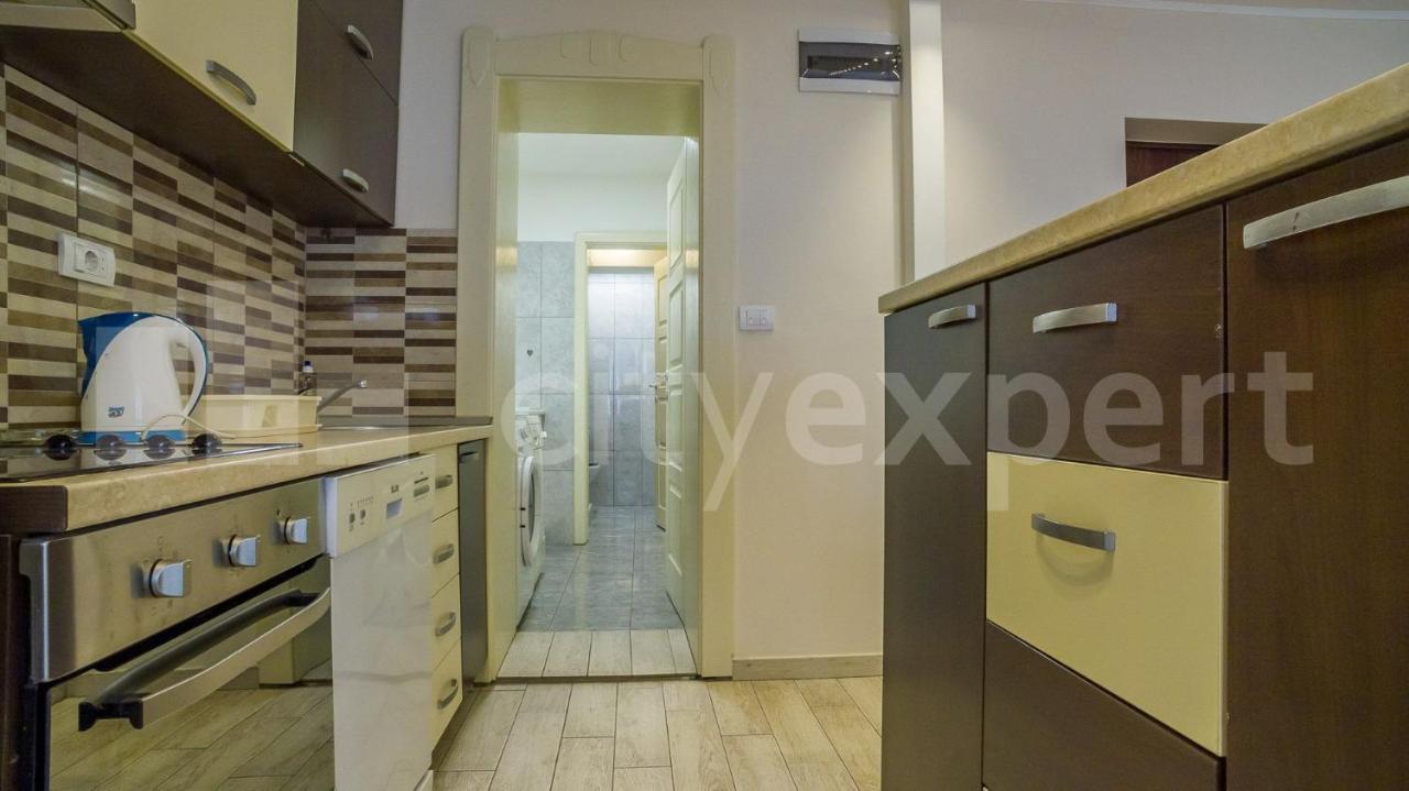 Central Apartment With Garage Újvidék Kültér fotó